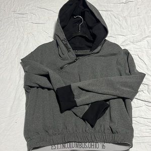 P’tula crop hoodie